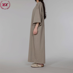 Nuovi <span class=keywords><strong>abiti</strong></span> Casual da <span class=keywords><strong>donna</strong></span> Oversize in stile dopamina in cotone 100% Maglietta larga con Logo personalizzato taglie forti da <span class=keywords><strong>donna</strong></span> - Product Image 2