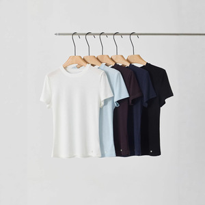 T-shirt moulant personnalisé pour femme avec logo, en coton et élasthanne, coupe droite, sans plis, nouveau top d'été en stock - Product Image 5