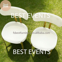 Chaise de banquet de mariage extérieure moderne de style européen avec cadre en acier inoxydable doré et assise blanche