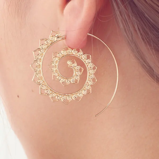 Neue ovale Spirale übertriebene spiralförmige herzförmige Vintage-Ohrringe aus Gold legierung