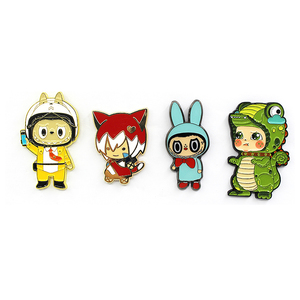 Alfiler de solapa de resina epoxi Bobbi Dome personalizado Bedazzled Alfileres personalizados chapados en oro <span class=keywords><strong>para</strong></span> bebés - Product Image 1