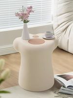 Table basse patte de chat haut de gamme style crème, mignonne pour petit appartement, un ou deux articles de décoration intérieure modernes et simples