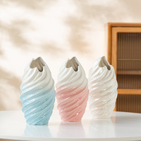 Vase à fleurs en céramique bleu et rose, design artistique ombré, texture spirale unique, décoration nordique pour la maison, récipient floral.