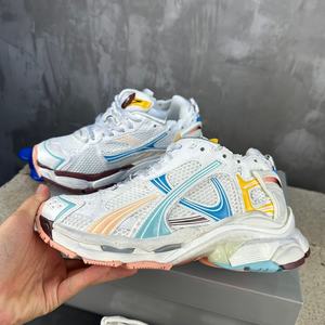 Zapatos deportivos casuales de lujo para hombre de alta calidad con diseño de malla que proporciona transpirabilidad y comodidad, adecuados para diversas ocasiones. - Product Image 2