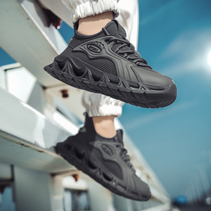 Chaussures de sport décontractées pour hommes avec empeigne en PU, semelle antidérapante, confort amorti, coupe basse, design à lacets, portables toute la journée, robustes et souples - Product Image 6