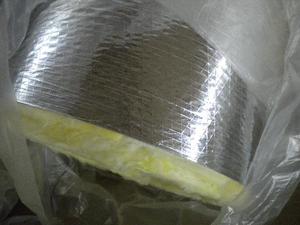 Rouleau d'isolation en <span class=keywords><strong>laine</strong></span> <span class=keywords><strong>de</strong></span> <span class=keywords><strong>verre</strong></span> <span class=keywords><strong>avec</strong></span> dos en aluminium, réfléchissant la chaleur, résistant à l'humidité, valeur R, pour grenier et cavité murale - Product Image 6