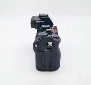 ราคาดี กล้องมิเรอร์เลส A7S ฟูลเฟรม มือสอง ความละเอียด 12.2MP  ISO สูงสุด 409600 ของแท้ ถ่ายภาพในที่แสงน้อยได้ดีเยี่ยม - Product Image 1