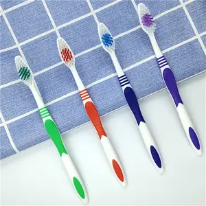 Пользовательский логотип семейный путешествие портативная эргономичная ручная пластиковая зубная щетка для взрослых дизайн с bpt щетиной