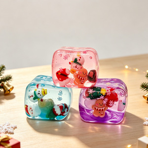 Giocattolo Squishy a Forma di Cubetto di Ghiaccio Natalizio, Giocattolo Antistress Trasparente in Maltosio con Omino di Pan di Zenzero, Pupazzo di Neve e Babbo Natale, Regalo di Natale per Bambini - Product Image 2