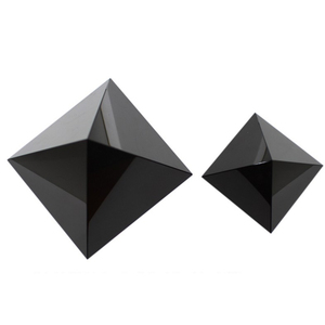Piramide in Cristallo K9 Personalizzata e Lucidata, con Incisione su Vetro, Ossidiana e Quarzo Nero, Scatola Regalo in Cristallo, Oggetto da Collezione Artistico - Product Image 4