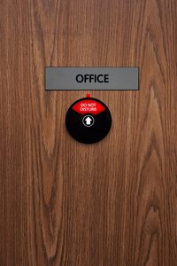 Targa Girevole per Porta Ufficio: Lavoro da Casa, Fuori Ufficio, Non Disturbare, Benvenuti, Sono Fuori per un Momento, In Riunione, Indicatore di Privacy - Product Image 6