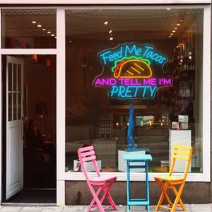 Letrero de Neón con la Frase 'Alimenta-me-tacos y dile que soy guapa', Letreros de Neón LED con la Frase 'Tacos Abiertos', Letreros de Neón LED Personalizados para Tiendas - Product Image 4