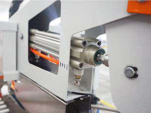 Master New Style Tape Carton Box Sealing Match Machine <span class=keywords><strong>Fer</strong></span> Plier les rabats supérieurs et le ruban d'étanchéité Carton Wood Barrel Table 1 Pcs - Product Image 3