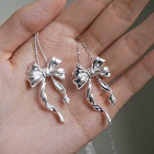 Collier pendentif en argent pur S925 édition limitée, année du serpent, serpent spirituel embrassant une perle, design tendance pour le corps entier - Product Image 2