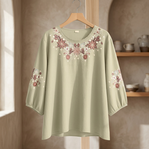 Kurta pour femme en tissu tissé 100% coton brodé de fleurs étoilées, style ethnique, coupe ample, col en V, manches trois-quarts, haut de tous les jours - Product Image 3