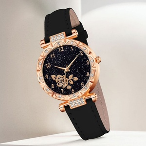 Ensemble de montres élégantes pour femmes, ensemble de bijoux à fleurs rouges, montre-bracelet à quartz pour femmes, collier, boucles d'oreilles, bague, ensemble cadeau - Product Image 5