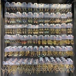 ต่างหูสแตนเลสขายส่ง ต่างหูสแตนเลส 316L ชุบทอง 18K PVD กันน้ำ รับผลิตจำนวนมากแบบ OEM - Product Image 2