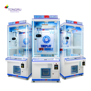 Máquina de garras UFO: Juego de arcade para atrapar muñecos adorables y premios geniales, perfecta para todas las edades y para cualquier momento de juego. - Product Image 1