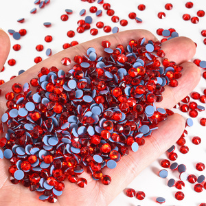 Оптовые стразы OLeeya: 16 видов крепления, стеклянные стразы 2088, термоклеевые стразы для декорирования одежды и создания мотивов - Product Image 4