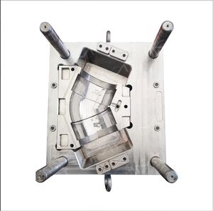 Usine de moulage par injection standard Dongguan 1million de coups 6 ''45 degrés moule de raccord de tuyau coudé - Product Image 3