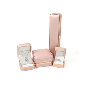 Cajas de Regalo de Joyería de Plástico con Inserto de Cuero y Gamuza, Cuadradas, Simples, de Alta Calidad, con Logotipo Personalizado, para Anillos, Collares y Pulseras - Product Image 4