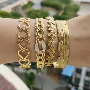 Cheap Wholesale Dubai Gold Large Bangles Jewelry Women Design Weighted Trendy Personality Neutral Opening Bangle Bracelet