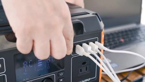 Banque d'alimentation extérieure personnalisée 500W grande capacité 220V stockage d'énergie portable <span class=keywords><strong>camping</strong></span> transfrontalier haute puissance - Product Image 2