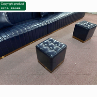 Mobilier de salon de chicha et de boîte de nuit : Canapé long rembourré en PU et table lumineuse à LED pour projets de bars et discothèques