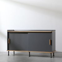 Meuble TV gris anthracite en gros, directement de l'usine, avec accents en bois, pieds en métal et gestion des câbles pour salon