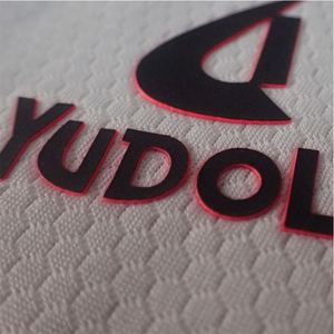 Étiquette en caoutchouc souple 3D personnalisée avec logo, patch en TPU et silicone, étiquette thermocollante en vinyle de silicone pour vêtements - Product Image 3