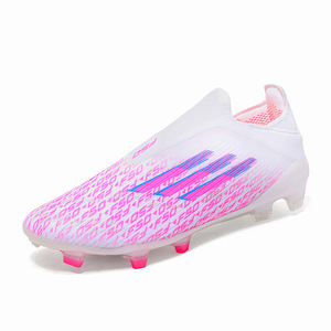 Nuevas zapatillas de entrenamiento transfronterizas para parejas, zapatillas de fútbol juveniles de moda con tacos largos y de caña baja para hombre y mujer, directamente de fábrica. - Product Image 3