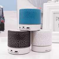 Altavoz Inalámbrico Portátil con Súper Bajos Recargable (200-500mAh) para Exterior, Iluminación LED RGB, Soporte para Tarjeta de Memoria 0-5W V4.2