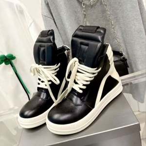 Chaussures de créateur RO Triangle à semelle épaisse pour couple, en cuir véritable, rehaussantes, décontractées, respirantes et imperméables - Product Image 1