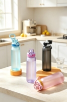 Bouteille d'eau anti-fuite en Tritan+PP avec couvercle à ouverture rapide et paille intégrée – Compatible lave-vaisselle pour l'école, le camping et la randonnée