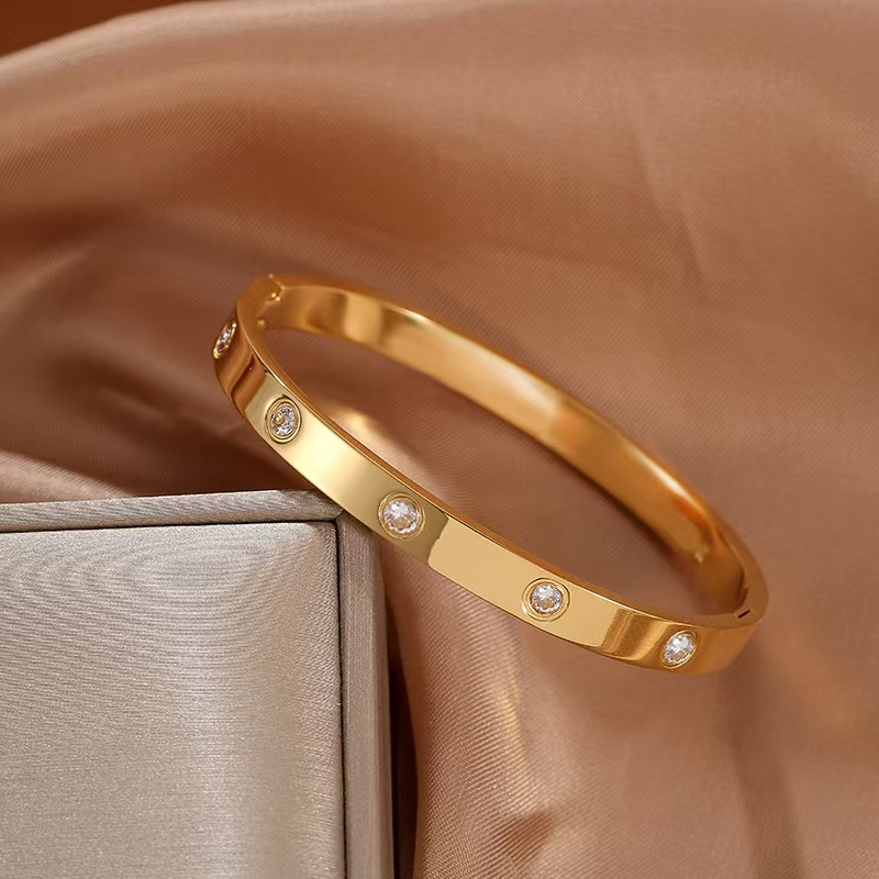 Gold wide edition diamond