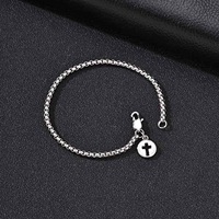 Nouveau Bracelet Unisexe Anniversaire en Acier Inoxydable Creux avec Pendentif Croix et Perle Carrée Style Minimaliste BR-3102
