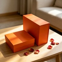 Boîte cadeau pliable magnétique orange en carton rigide, emballage personnalisé avec logo, ruban et insert pour cadeaux et artisanat