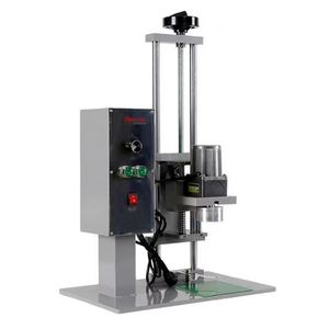 Máquina Tapadora Automática de Plástico para Botellas/Latas de Bebidas y Alimentos, Accionada por Motor, Bajo Ruido, Monitoreo Remoto - Product Image 1