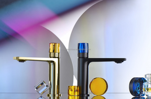 Robinet de lavabo de salle de bain à poignée unique finition PVD - Style moderne et élégant avec poignée en cristal B-M-W de même niveau - Product Image 2