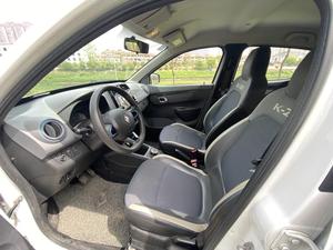 Renault K-ZE <span class=keywords><strong>E</strong></span> Intelligence Version 2019 Usata, 5 Porte, 4 Posti, SUV Elettrico Urbano, Bianco su Nero - Product Image 5