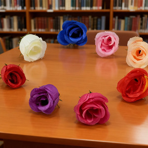 Cabezas <span class=keywords><strong>de</strong></span> Rosa <span class=keywords><strong>de</strong></span> Seda, Flores <span class=keywords><strong>de</strong></span> Rosa Gruesas Utilizadas para Decoración <span class=keywords><strong>de</strong></span> Paredes Florales y Fondos para Bodas - Product Image 1