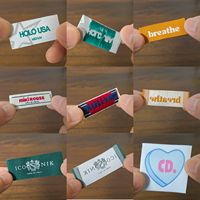 Étiquettes personnalisées en coton biologique avec logo imprimé, étiquettes tissées pliées en bout, impression de marque, étiquettes tissées en coton pour vêtements et chaussures
