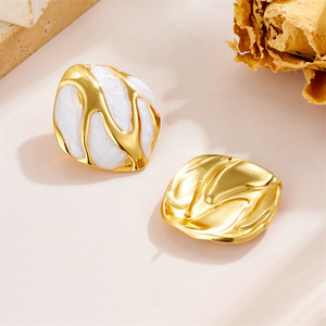 Boucles d'oreilles carrées géométriques en acier inoxydable <span class=keywords><strong>de</strong></span> style métallique, bijoux plaqués or à la mode avec sertissage à bélière et gouttes d'huile colorées - Product Image 3