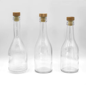 Nouvelle bouteille en verre décorative personnalisée gravée de luxe pour boissons gazeuses ou tequila, vide, de haute qualité, disponible en 250 ml, 300 ml, 500 ml, 750 ml - Product Image 3