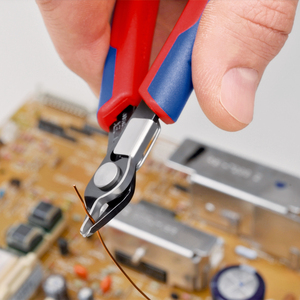 คีมคีบอเนกประสงค์ Knipex Electronic Super Knips ขนาดปาก 1/4 นิ้ว ปลายเรียบ เกรดอุตสาหกรรม ผลิตจากเหล็กโครเมียมวาเนเดียม - Product Image 1