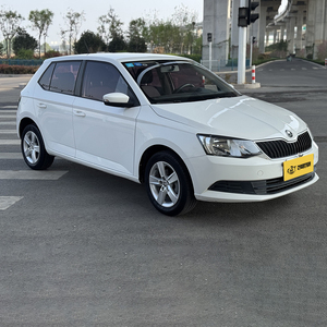 Volk-swagen <span class=keywords><strong>Skoda</strong></span> <span class=keywords><strong>Fabia</strong></span> 2017 1.4L <span class=keywords><strong>automatique</strong></span>, édition essence, 5 places, berline à hayon, bon état, voitures d'<span class=keywords><strong>occasion</strong></span> - Product Image 3