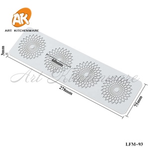 แผ่นรองเค้กลายลูกไม้แม่พิมพ์ซิลิโคนช็อคโกแลตเค้กเครื่องมือตกแต่งเค้กขอบเค้กแม่พิมพ์ขนมอบ LFM93 - Product Image 2