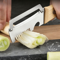 Multifunctionele roestvrijstalen uien- en groentesnijder & -schiller, handmatige keukenschiller, fruit- en suikerriettool met houten handvat