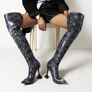 Bottines hautes pour femme en cuir de serpent style western, talon chaton, au-dessus du genou, collection automne-hiver 2025 - Product Image 2