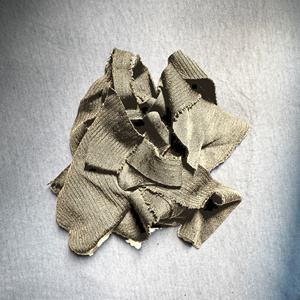 Déchets de tissu élastique / Lycra recyclés du Bangladesh, issus de chiffons textiles colorés utilisés pour la fabrication de biscuits - Product Image 4